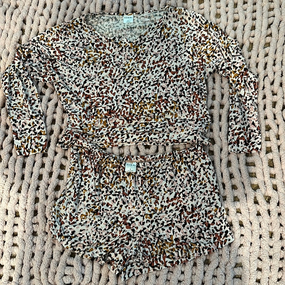 Soma 2 pc cheeta print Pajama set - shorts and long sleeve t shirt